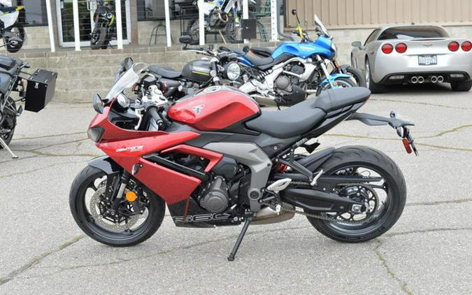 2025 Triumph Daytona 660 Carnival Red/Sapphire Black