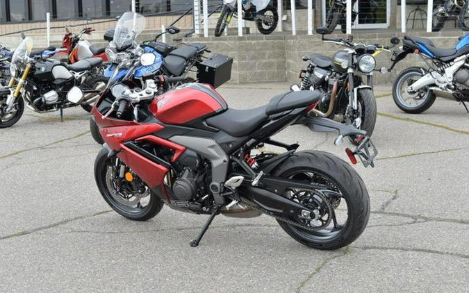 2025 Triumph Daytona 660 Carnival Red/Sapphire Black