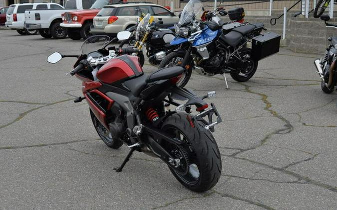 2025 Triumph Daytona 660 Carnival Red/Sapphire Black