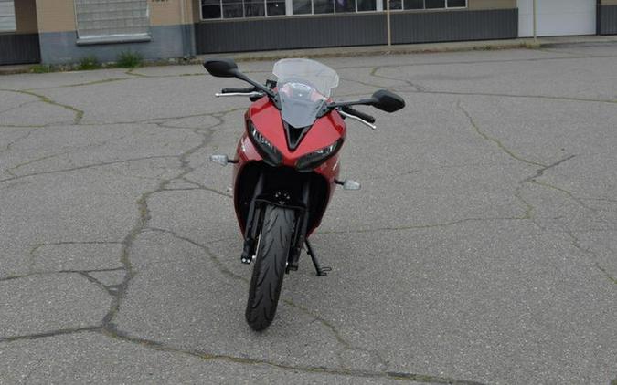 2025 Triumph Daytona 660 Carnival Red/Sapphire Black