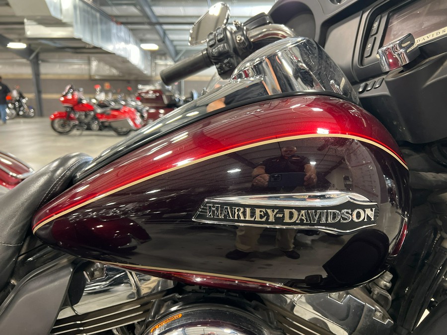 2014 Harley-Davidson Trike Tri Glide Ultra FLHTCUTG 59,717 Miles Red Sunglo / Blackened Cayenne