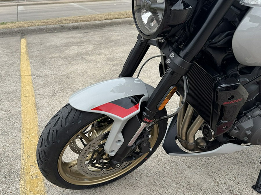 2026 Triumph Trident 800 Ash Grey