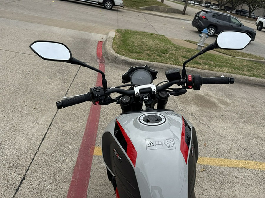 2026 Triumph Trident 800 Ash Grey