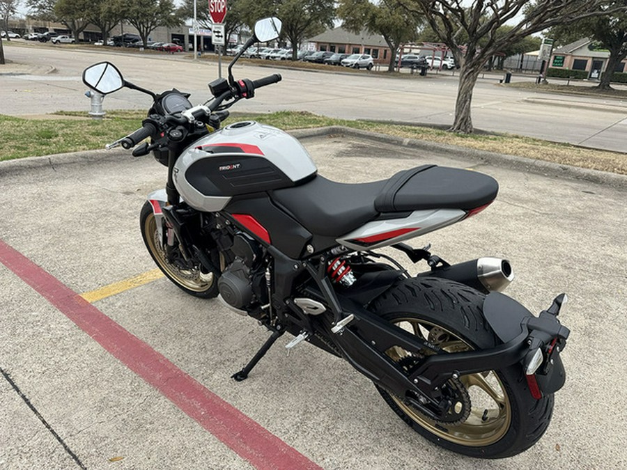 2026 Triumph Trident 800 Ash Grey