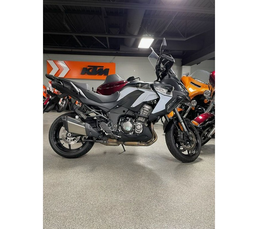 2019 Kawasaki Versys® 1000 SE LT+