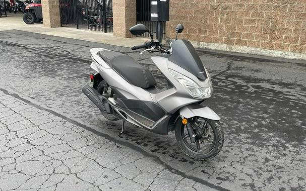 2016 Honda® PCX150