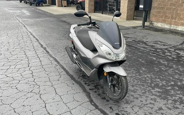 2016 Honda® PCX150