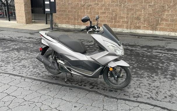 2016 Honda® PCX150