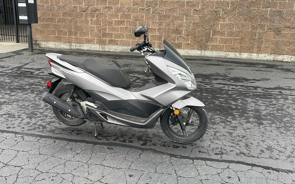 2016 Honda® PCX150