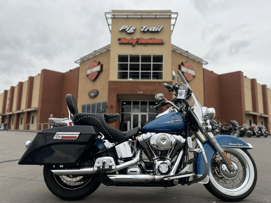 2006 Harley-Davidson® Heritage Softail® Classic FLSTCI BLUE SUNGLO