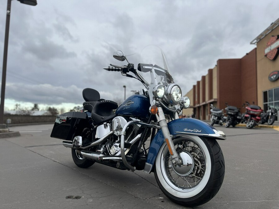 2006 Harley-Davidson® Heritage Softail® Classic FLSTCI BLUE SUNGLO