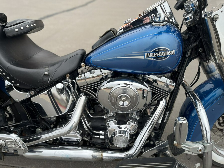 2006 Harley-Davidson® Heritage Softail® Classic FLSTCI BLUE SUNGLO