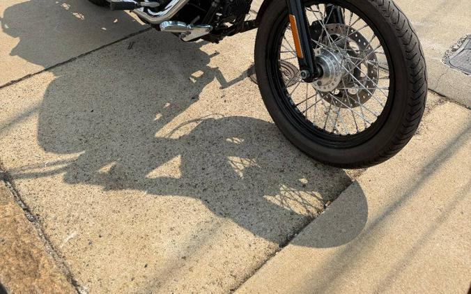2017 Harley-Davidson Street Bob FXDB