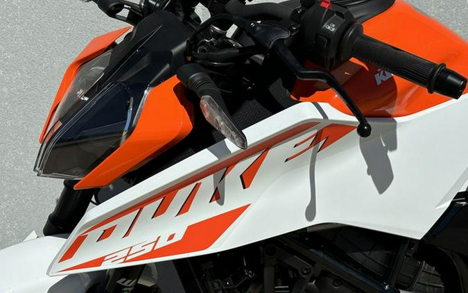 2024 KTM Duke 250
