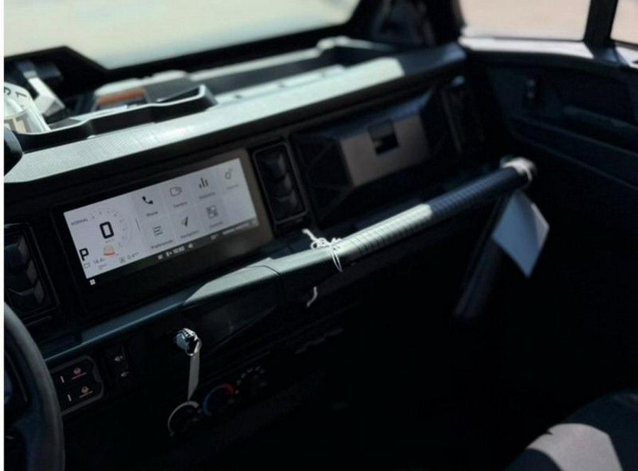 2026 Can-Am® Defender MAX XT CAB HD11 With 10.25 in.display