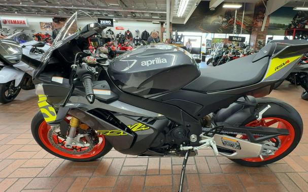 2027 APRILIA RSV4 1100