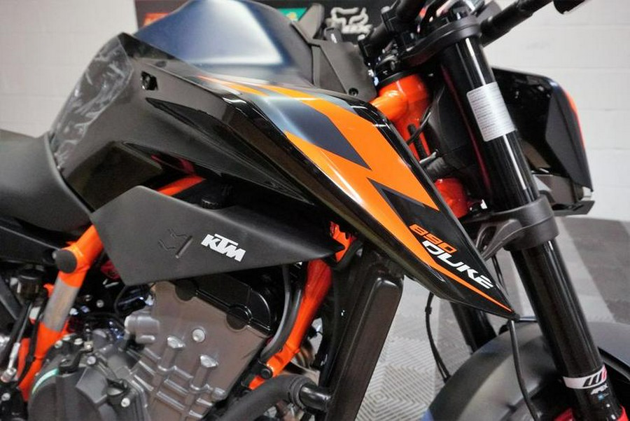 2023 KTM 890 Duke R