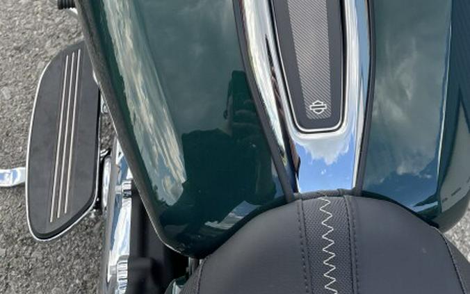 2024 Harley-Davidson Road Glide® Alpine Green