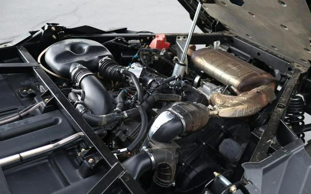 2025 Can-Am® Defender PRO XT HD10