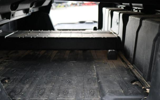 2025 Can-Am® Defender PRO XT HD10