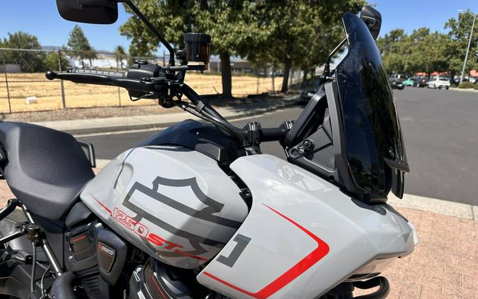 RA1250ST 2025 Pan America® 1250 ST