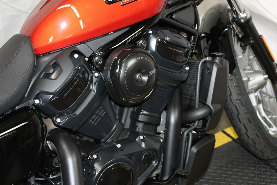 Harley-Davidson® Nightster™ Special 2025 RH975S 84658471 WHISKEY FIRE