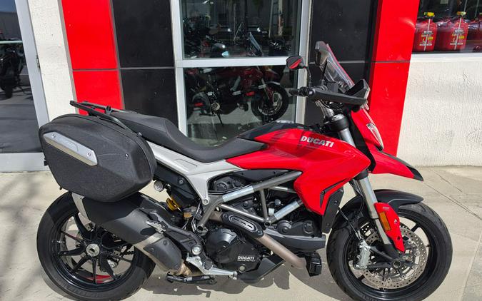 2016 Ducati Hypermotard 939 Red