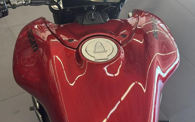 2026 Ducati XDiavel V4 Burning Red
