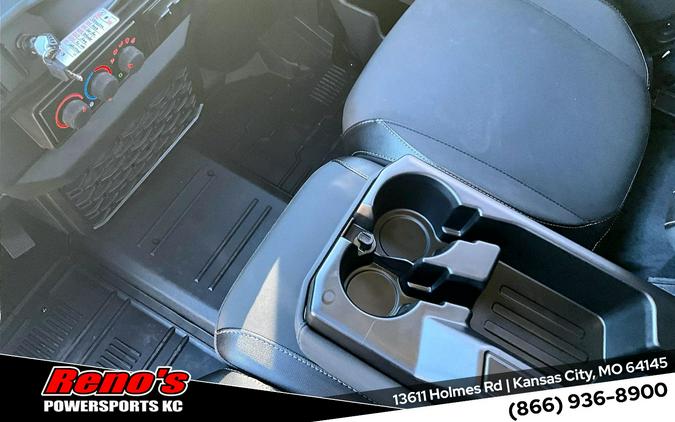 2027 Can-Am Defender XU MAX Limited CAB HD11