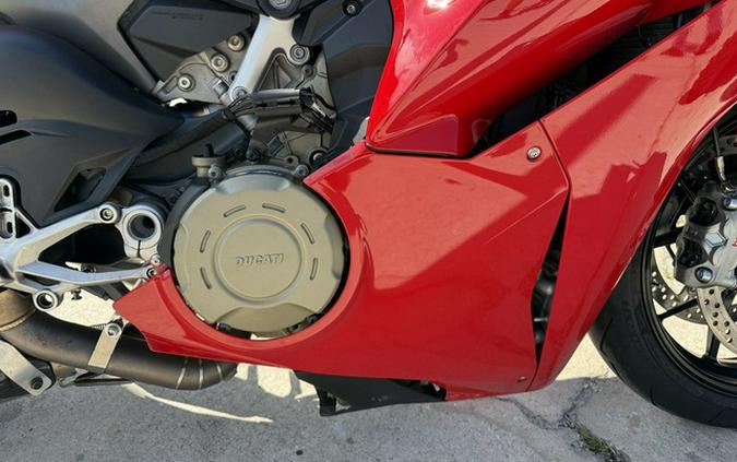 2025 Ducati Panigale V4 Ducati Red V4