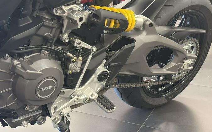 2026 Ducati Hypermotard V2