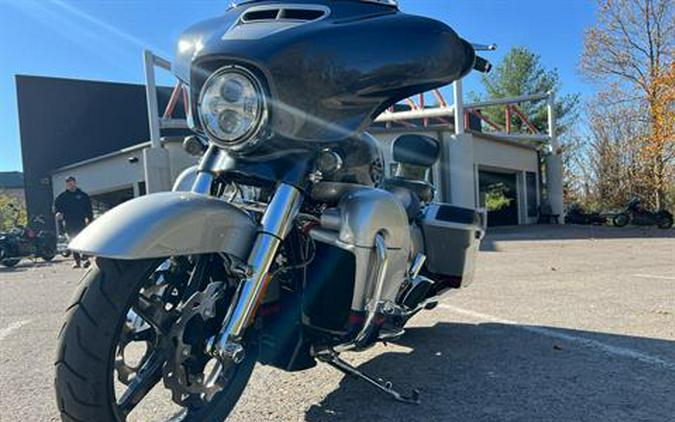 2019 Harley-Davidson CVO™ Street Glide®