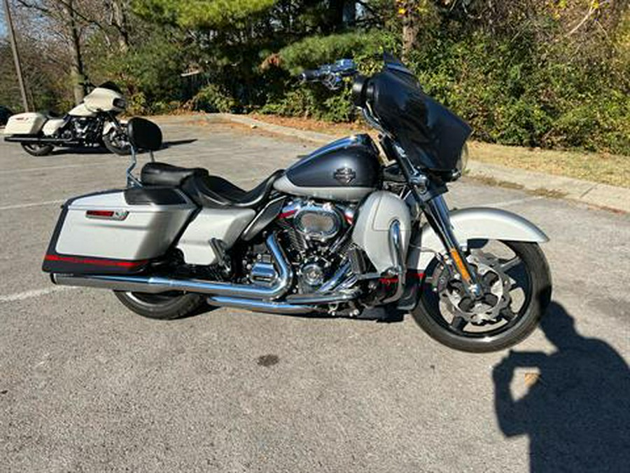 2019 Harley-Davidson CVO™ Street Glide®