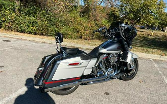 2019 Harley-Davidson CVO™ Street Glide®