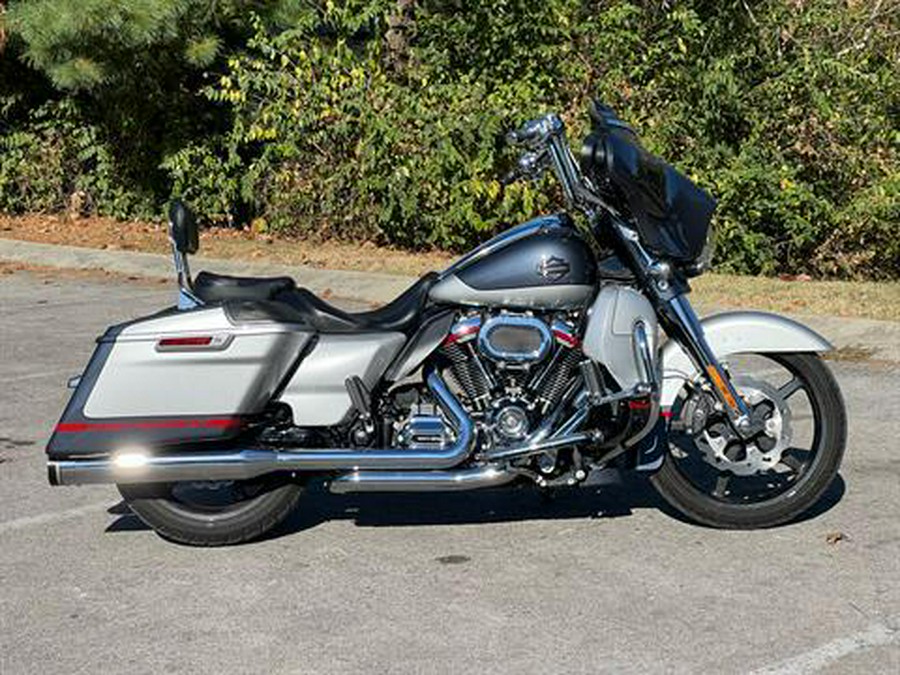 2019 Harley-Davidson CVO™ Street Glide®