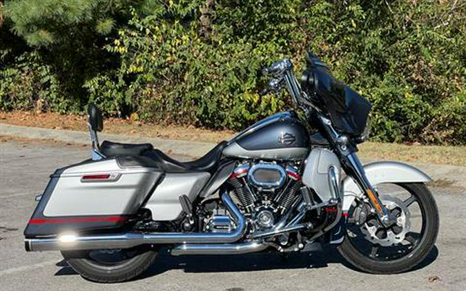 2019 Harley-Davidson CVO™ Street Glide®