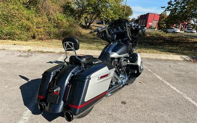 2019 Harley-Davidson CVO™ Street Glide®