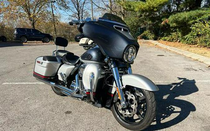 2019 Harley-Davidson CVO™ Street Glide®