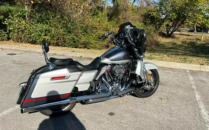 2019 Harley-Davidson CVO™ Street Glide®