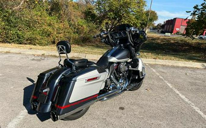 2019 Harley-Davidson CVO™ Street Glide®