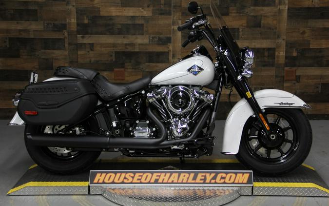 2025 Harley-Davidson Heritage Classic® White Onyx w/Cast Wheels