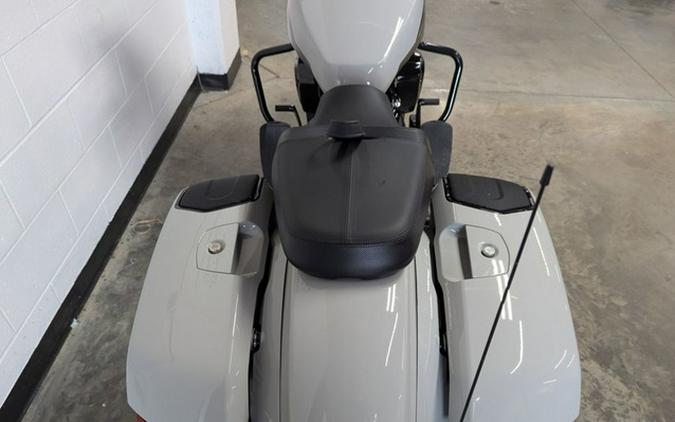 2026 Indian Chieftain Powerplus Dark Horse 112 W/Powerband C