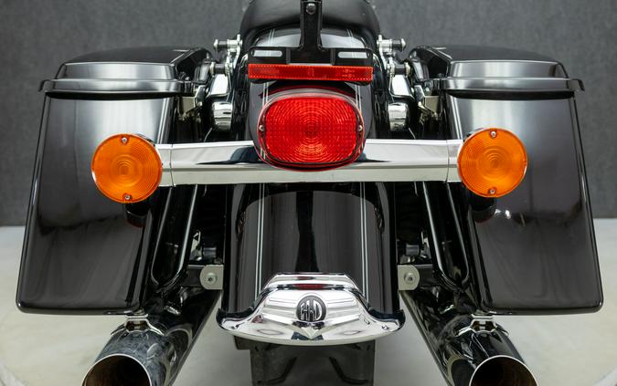 2010 HARLEY DAVIDSON FLHRC ROAD KING CLASSIC
