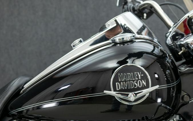 2010 HARLEY DAVIDSON FLHRC ROAD KING CLASSIC