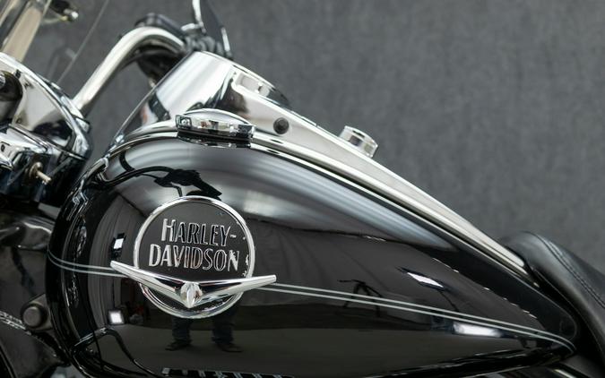2010 HARLEY DAVIDSON FLHRC ROAD KING CLASSIC