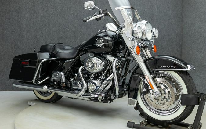 2010 HARLEY DAVIDSON FLHRC ROAD KING CLASSIC