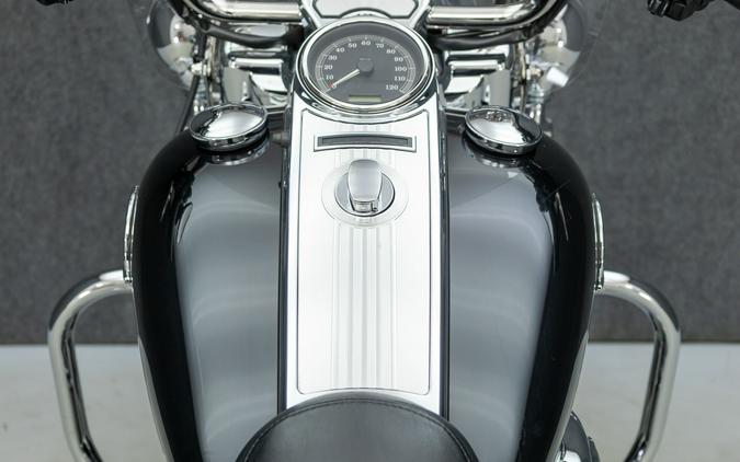 2010 HARLEY DAVIDSON FLHRC ROAD KING CLASSIC
