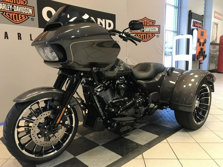 2023 Harley-Davidson® FLTRT - Road Glide® 3