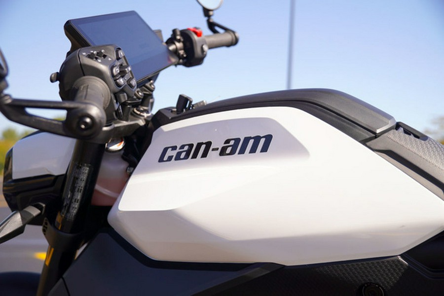 2025 Can-Am Pulse White