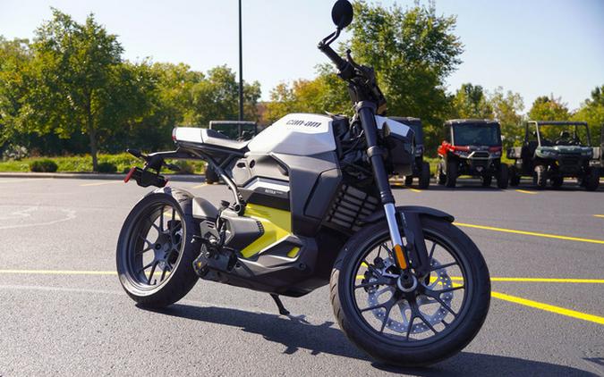 2025 Can-Am Pulse White